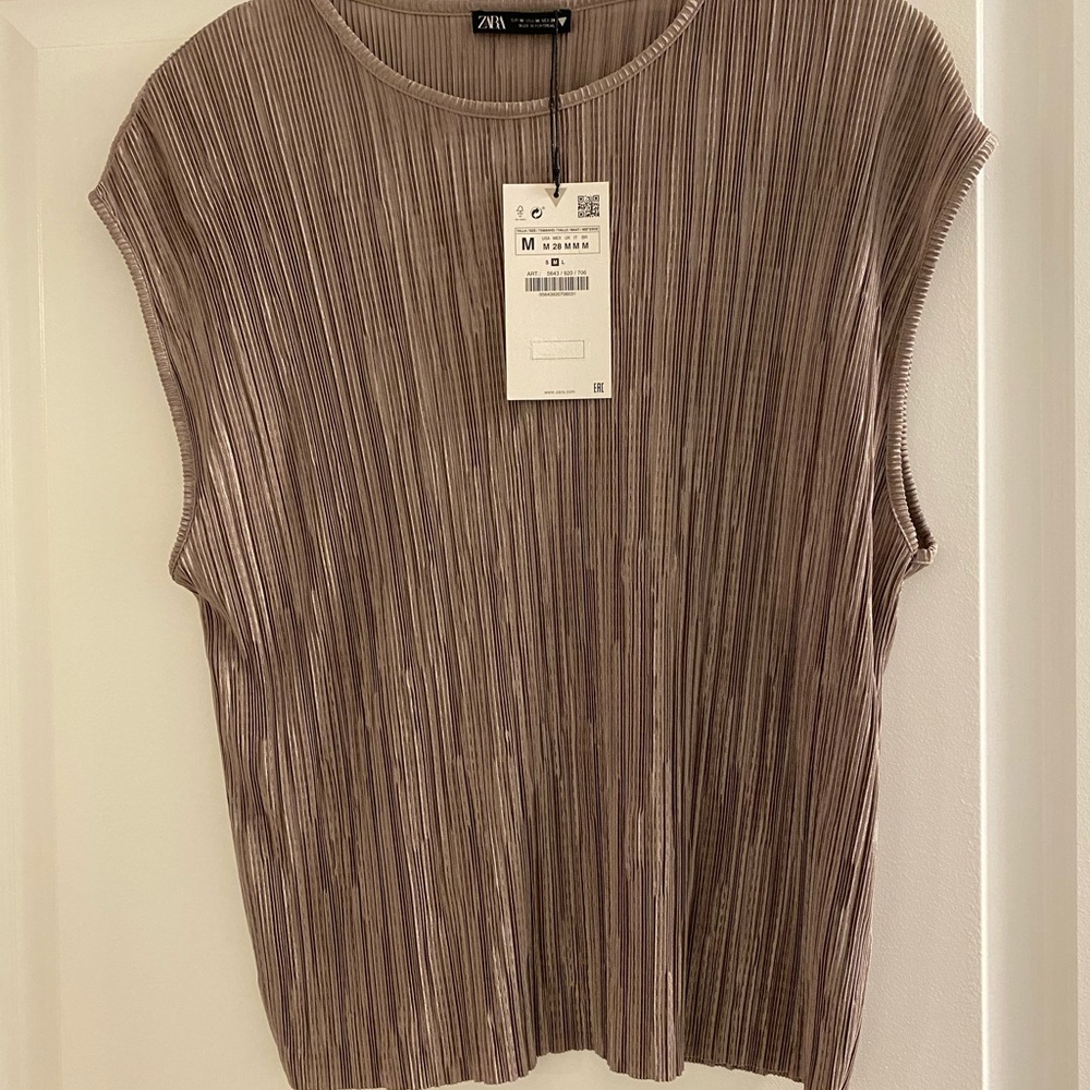 Zara Pleated Top - Picture 3 of 8